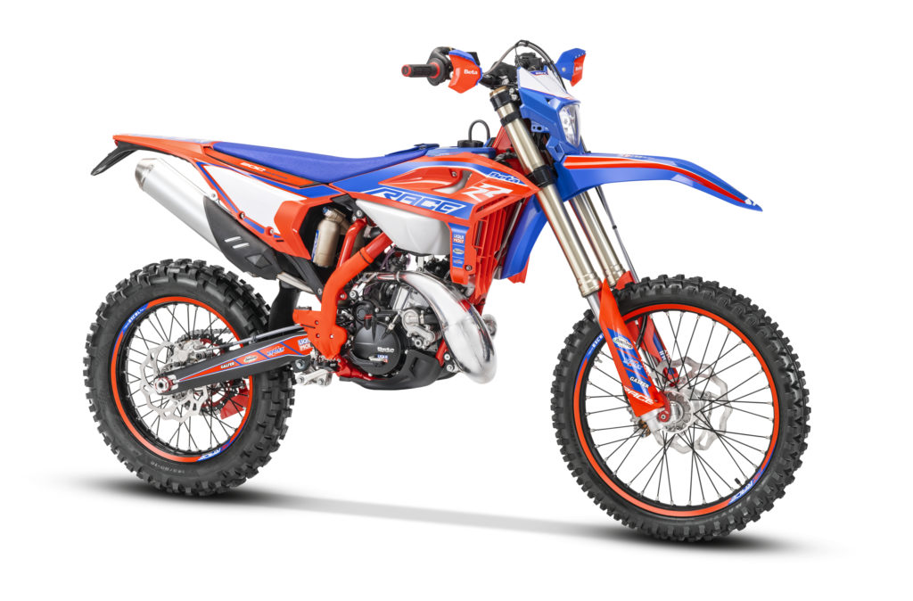 RR-Race-200-2T-My-25-2-scaled